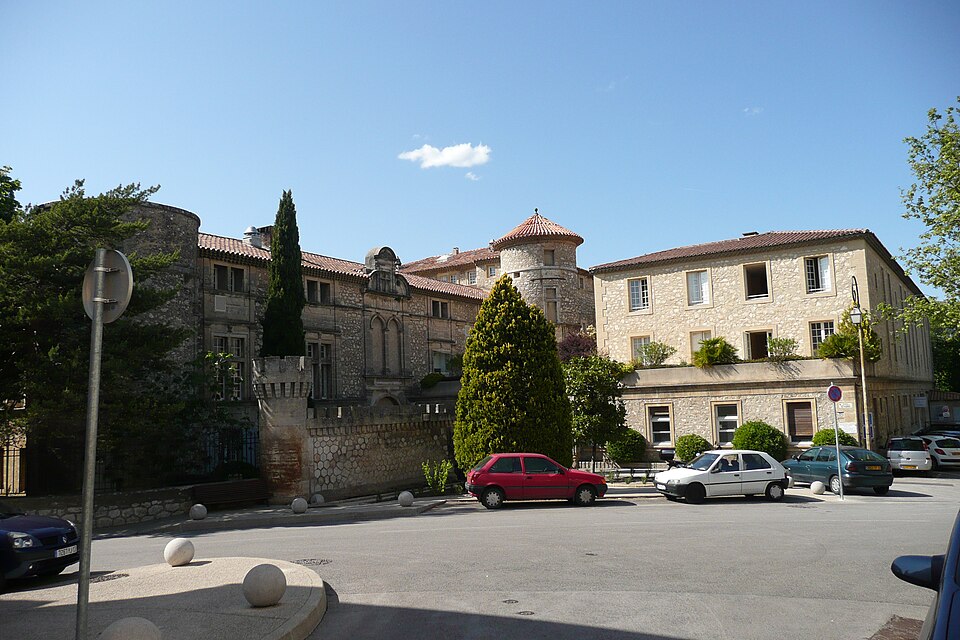 Clinique à La Roque — d'Anthéron
