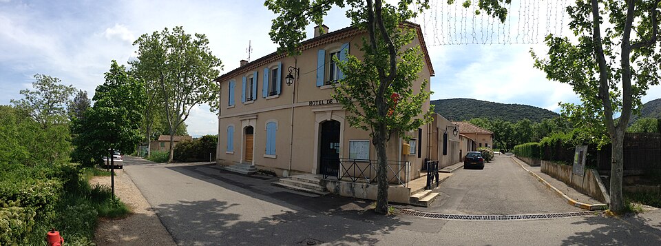 La Mairie de Saint Estève Janson
