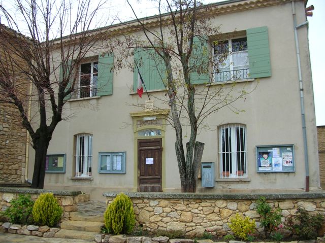 Mairie St — Marc — J