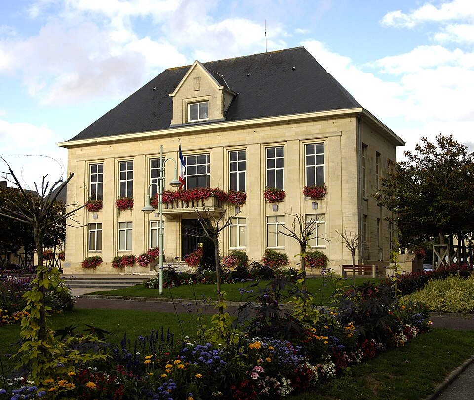 Aunay rathaus