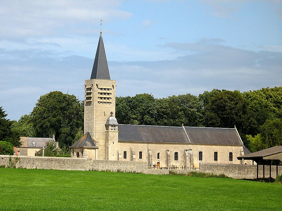 Église Saint — Lô de Banville. Vue sud