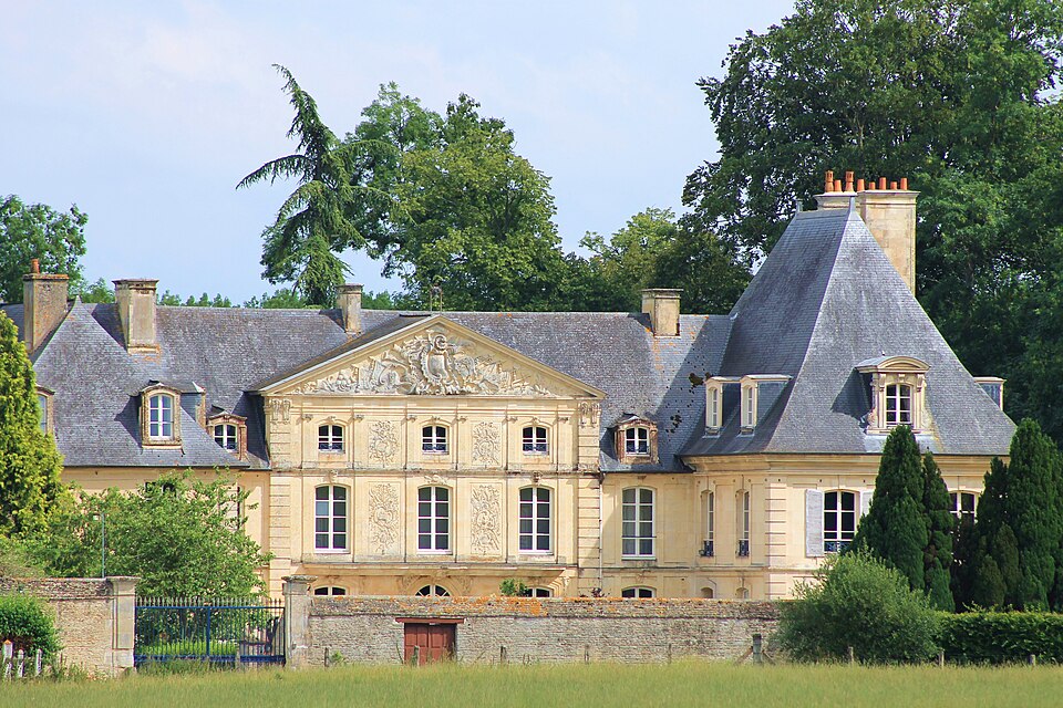 Cesny — aux — Vignes château