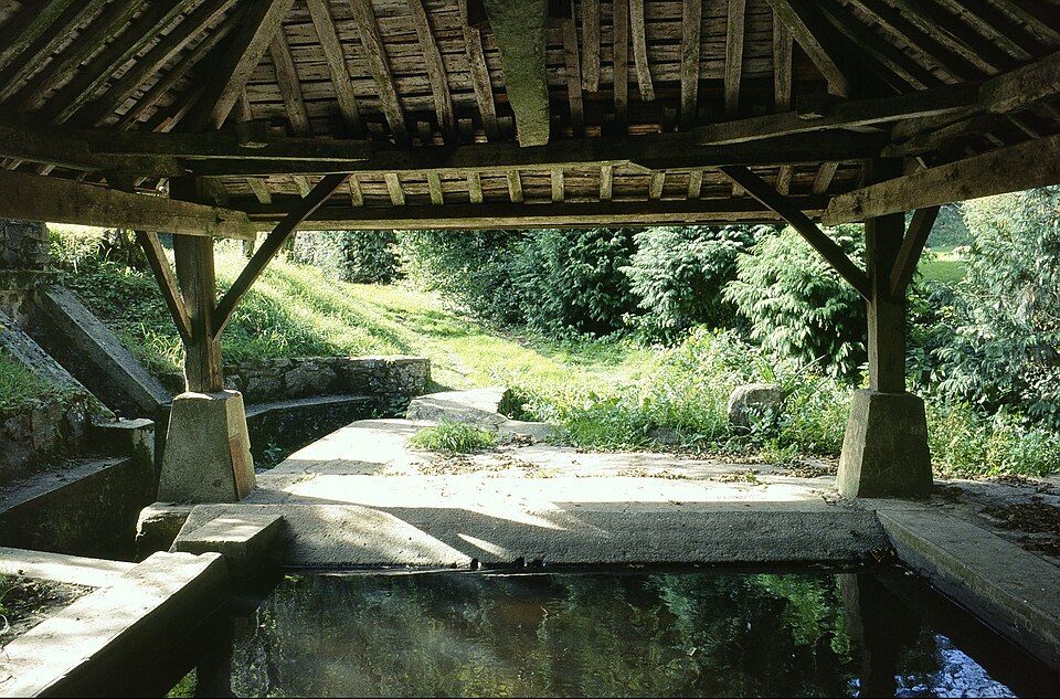 Fourneau le Val lavoir du val Besnet 02