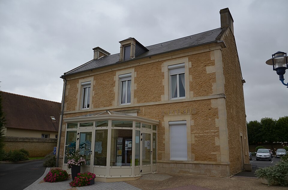 Frénouville — Mairie
