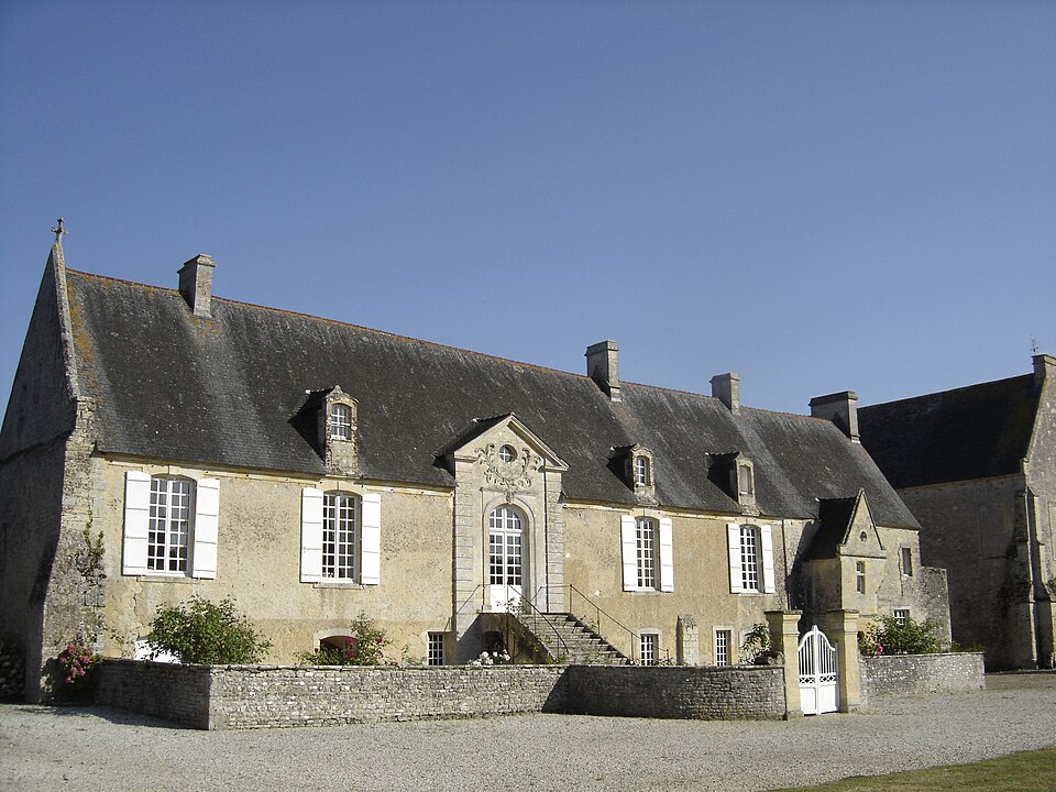 Longues — sur — Mer. Logis abbatial de l'Abbaye Sainte — Marie, façade sud