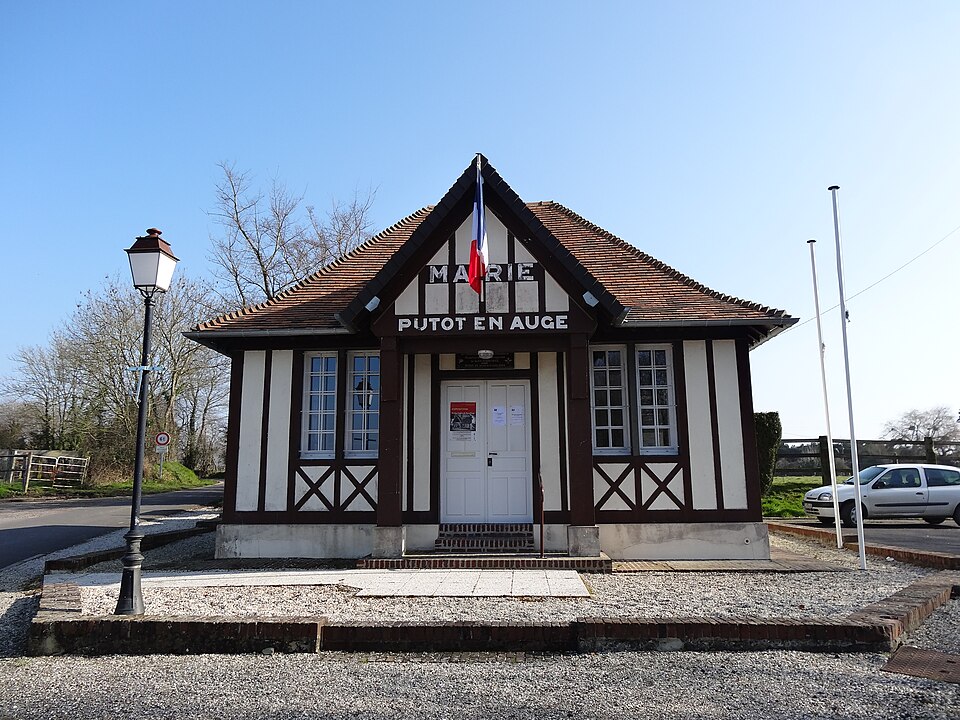 Putot — en — Auge, mairie