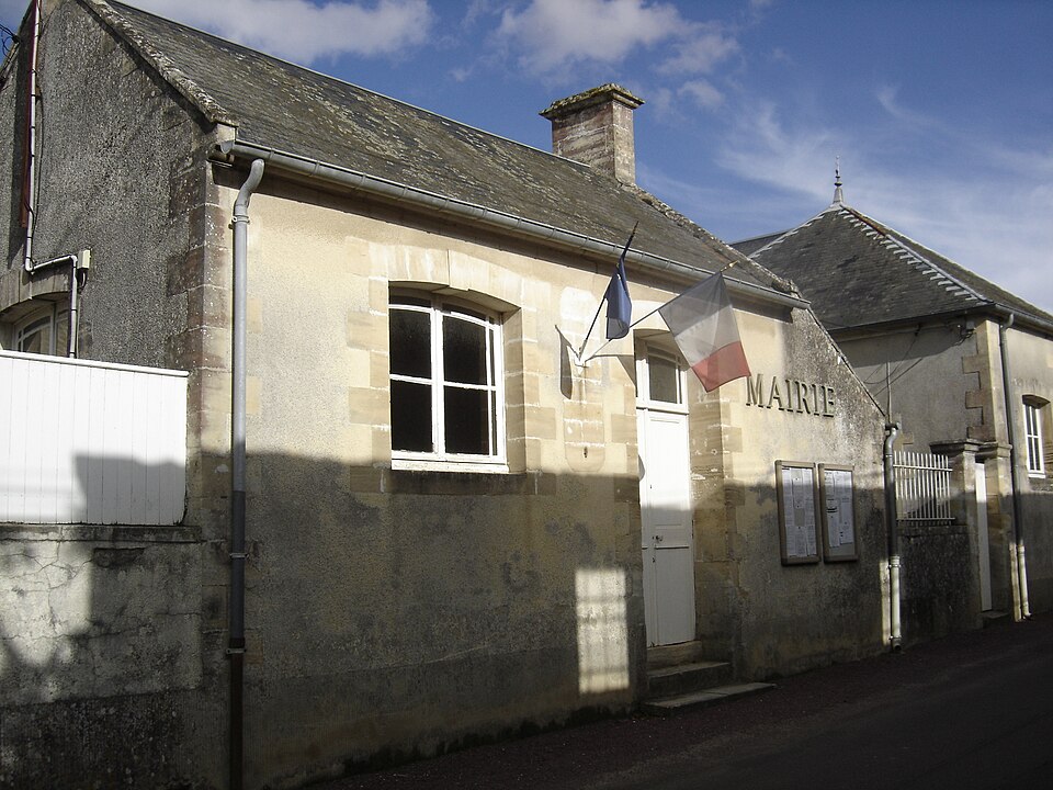 Sainte — croix — sur — Mer, mairie