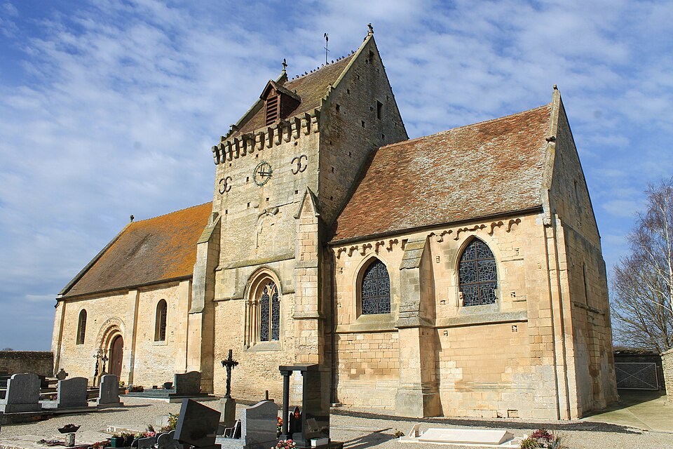Soignolles église Saint — Denis