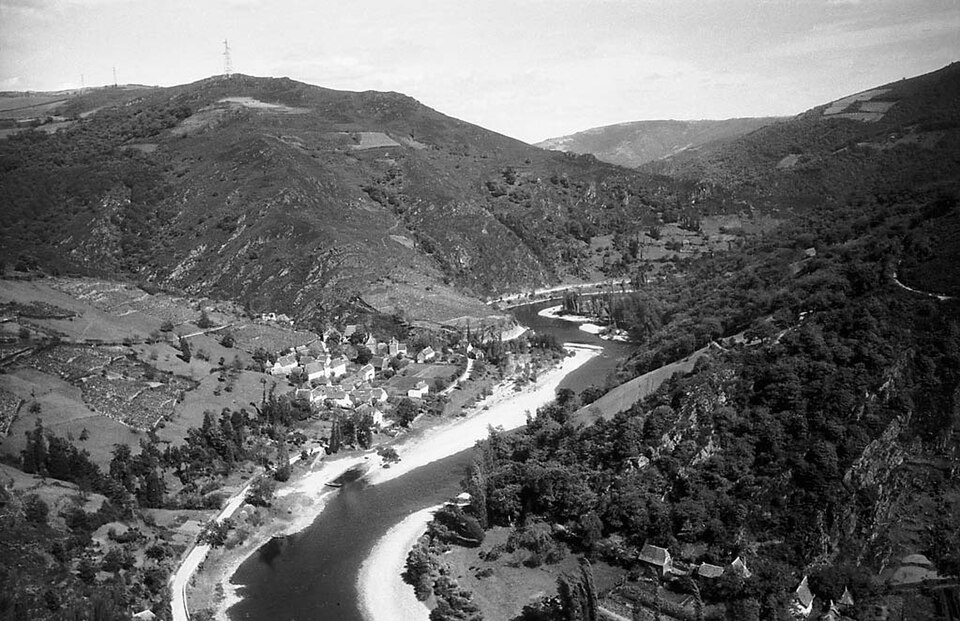 View of Cassaniouze, France (7849406718)