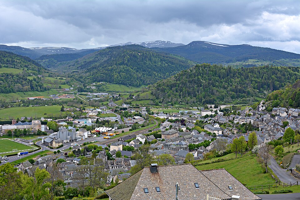 Vue — panoramique — de — Murat — et — des — environs — depuis — le — nord — est DSC 3245