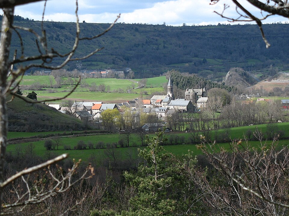 Neussargues vieux centre paysage