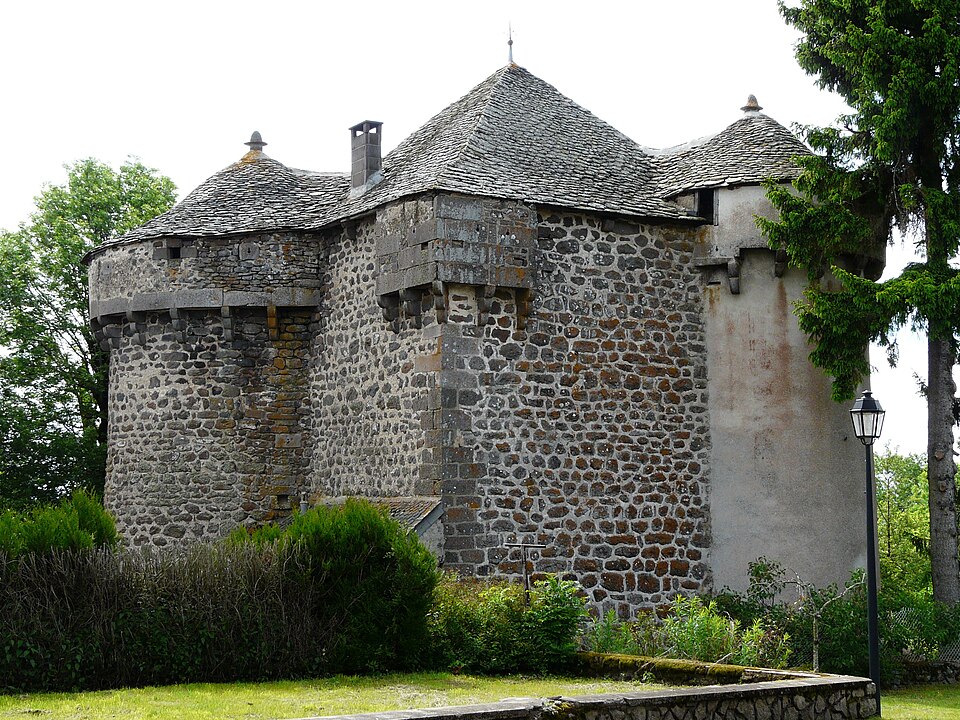 Paulhac (15) château (2)
