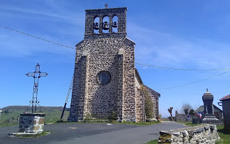 Église Saint Pierre — ès — Liens — Rageade (Cantal)