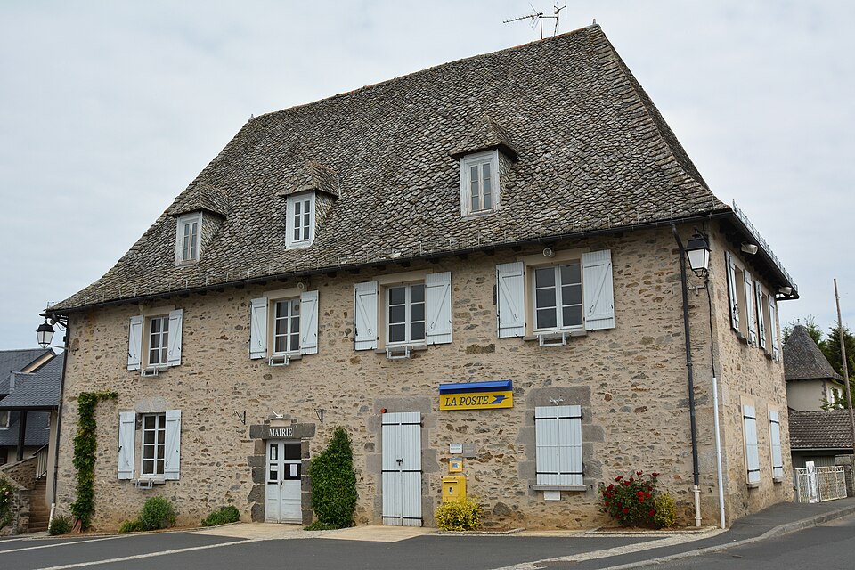 Mairie de Roannes — Saint — Mary DSC 3960