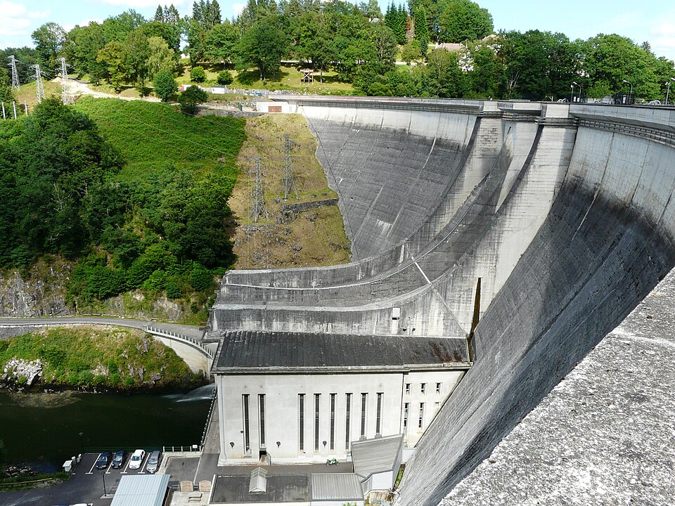 Cère barrage de Saint — Étienne — Cantalès (1)