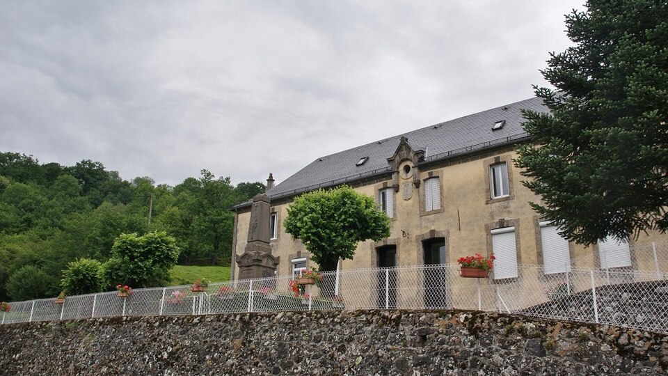 142 Sainte Eulalie (15140)