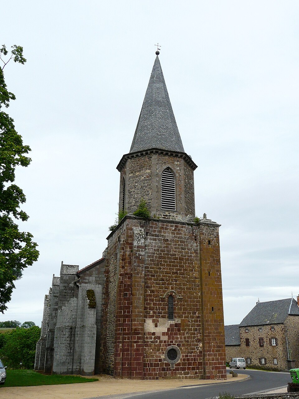 Villedieu (15) église