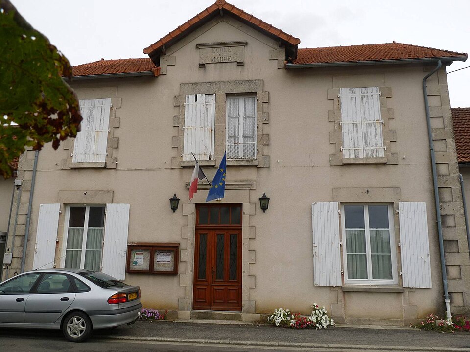 Benest mairie