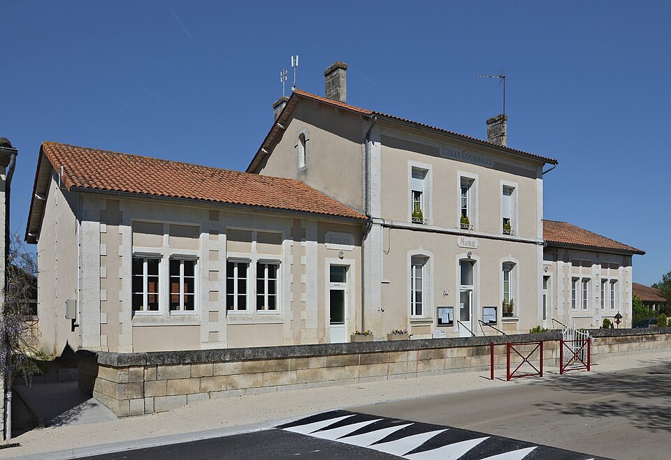 Bors 16 Mairie — école 2014