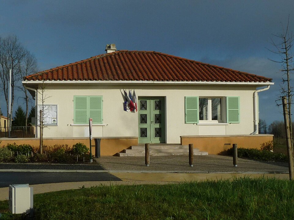 Mazerolles mairie