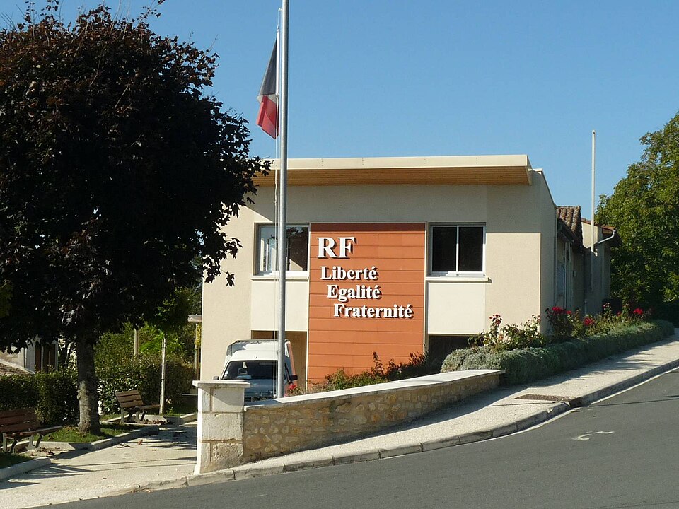 Rougnac mairie2