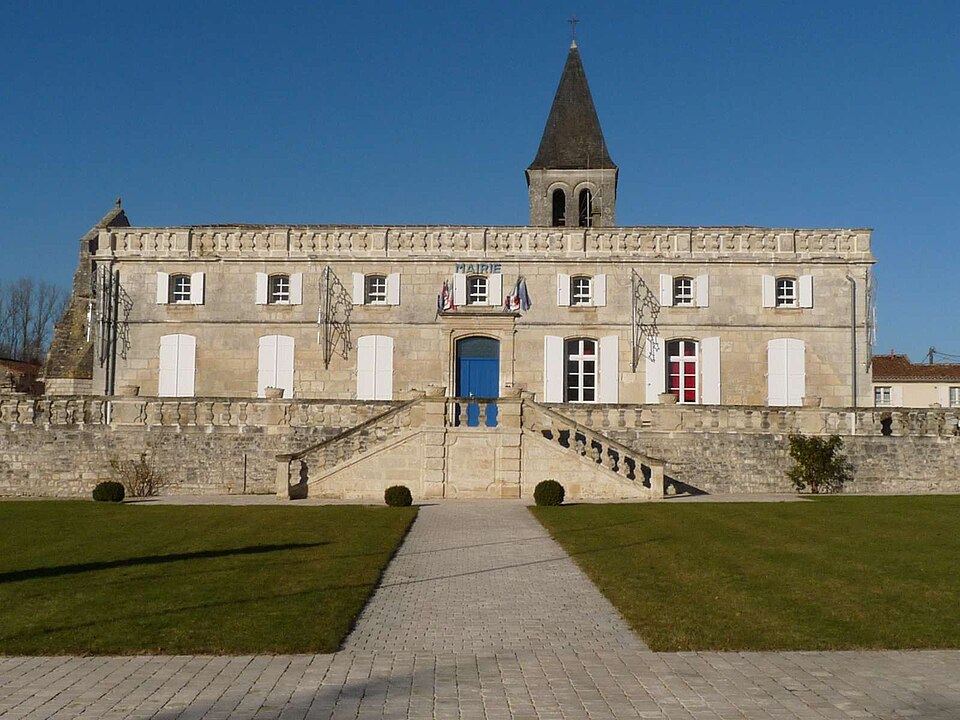 Sireuil mairie2