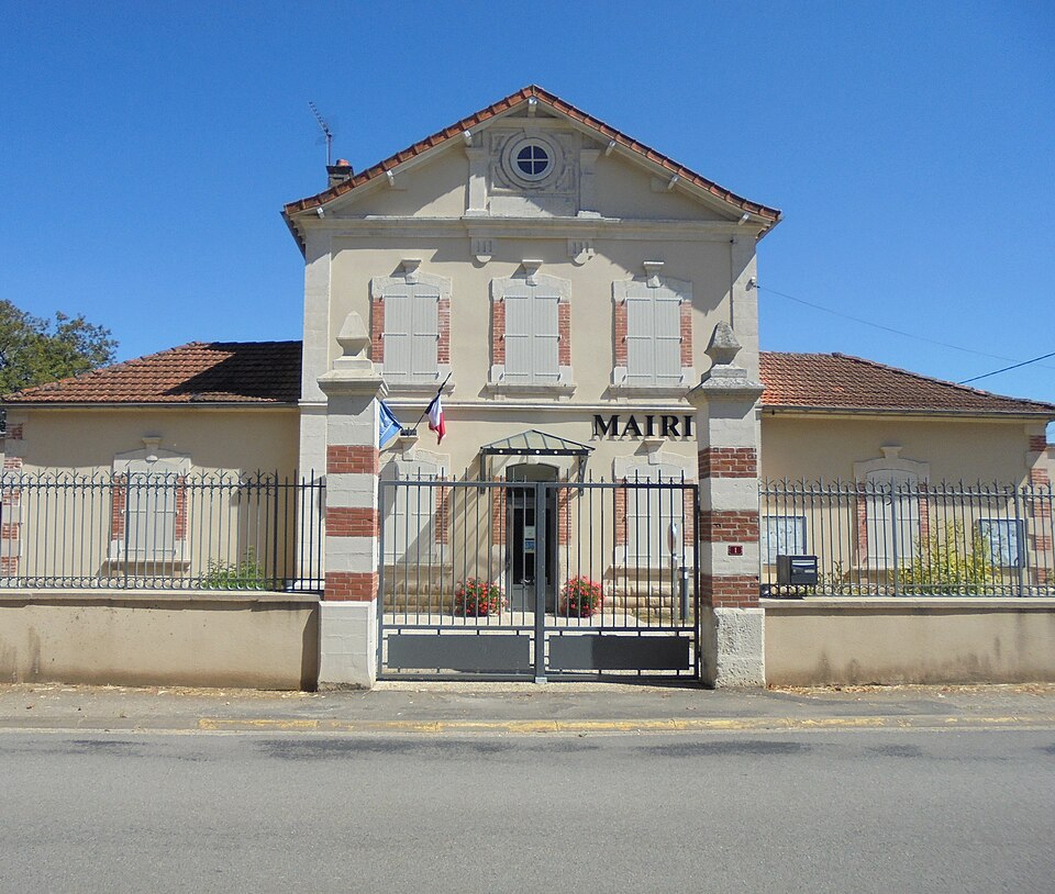 VILLIERS — LE — ROUX MAIRIE