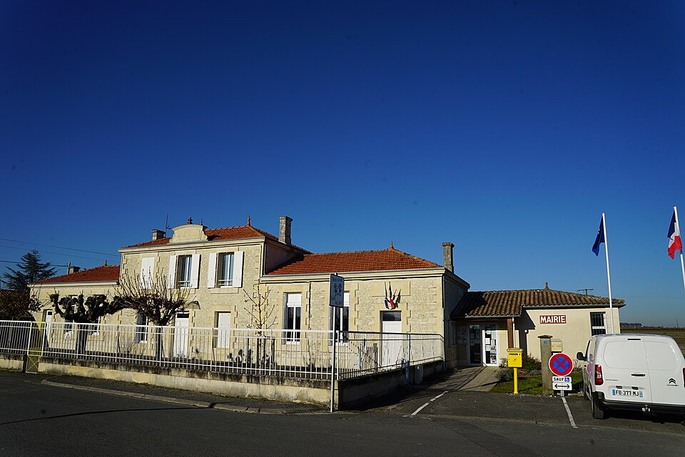 Mairie Biron 1003817