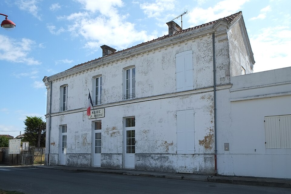Mairie — La Brousse
