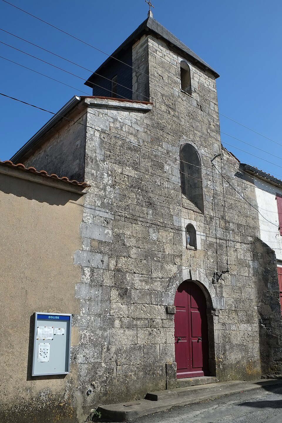 Eglise — Croix — Chapeau