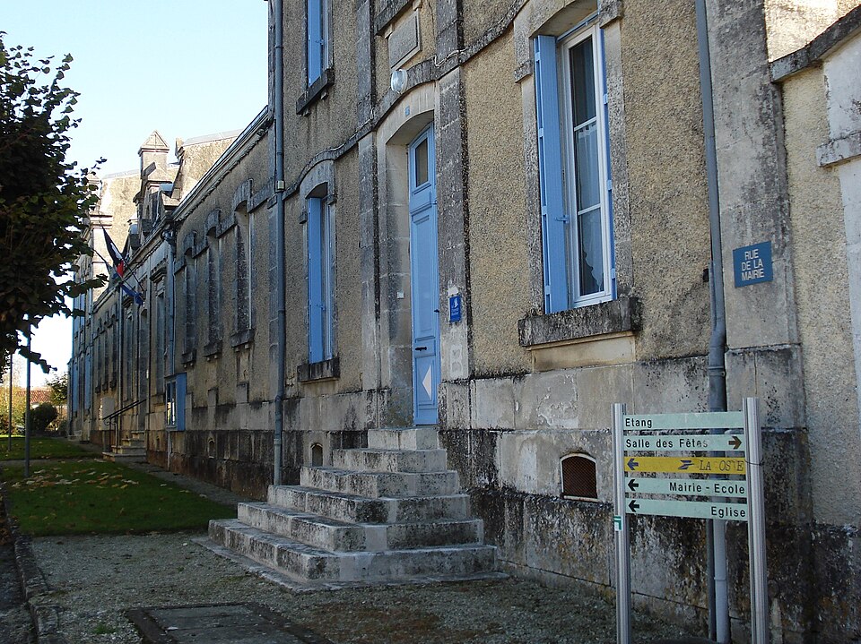 Loiré — sur — Nie Mairie 02