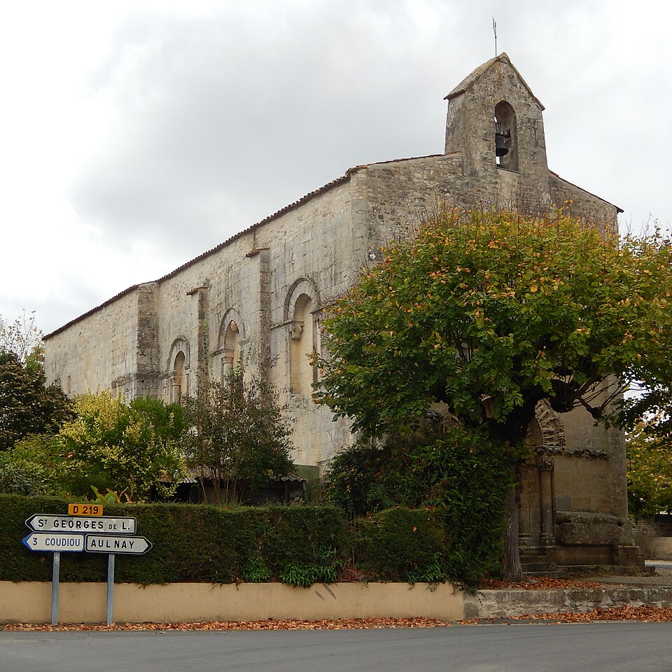 FR 17 Nuaillé sur Boutonne — Église Notre — Dame 06