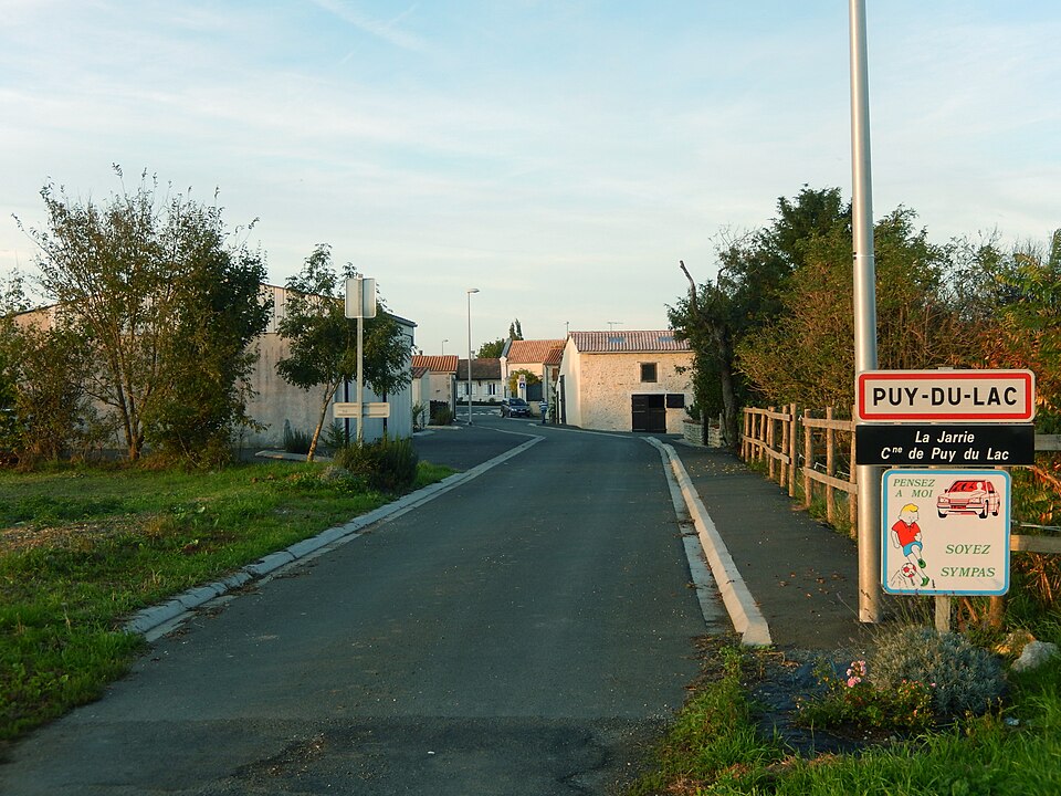 France — 17 — Puy — du — Lac — La Jarrie par le Sud