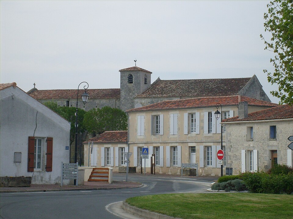 Saint — Hippolyte (Charente — Maritime)