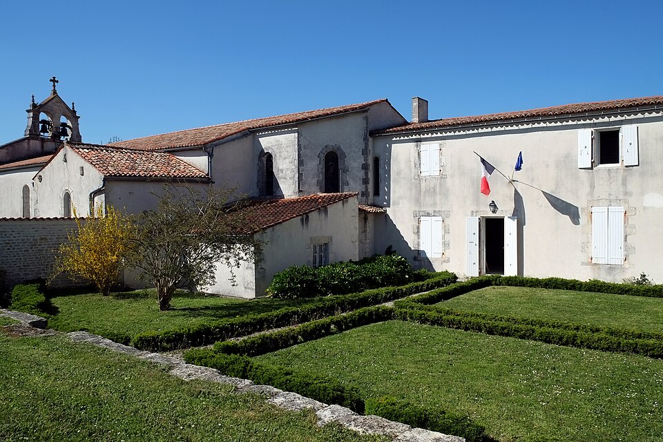 Mairie — St Médard d'Aunis