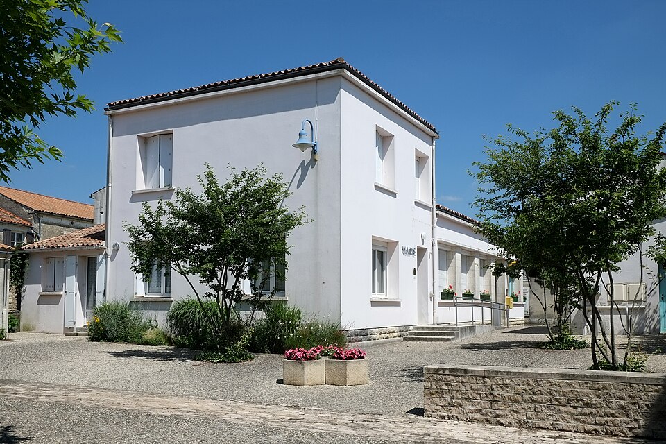 Mairie — Taugon