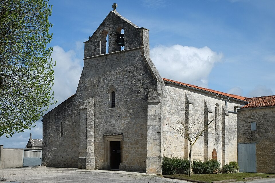 Eglise Saint — Pierre — Le Thou