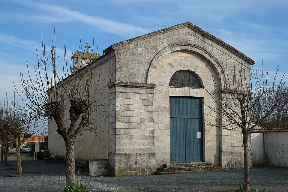 Eglise Saint — Etienne — Yves