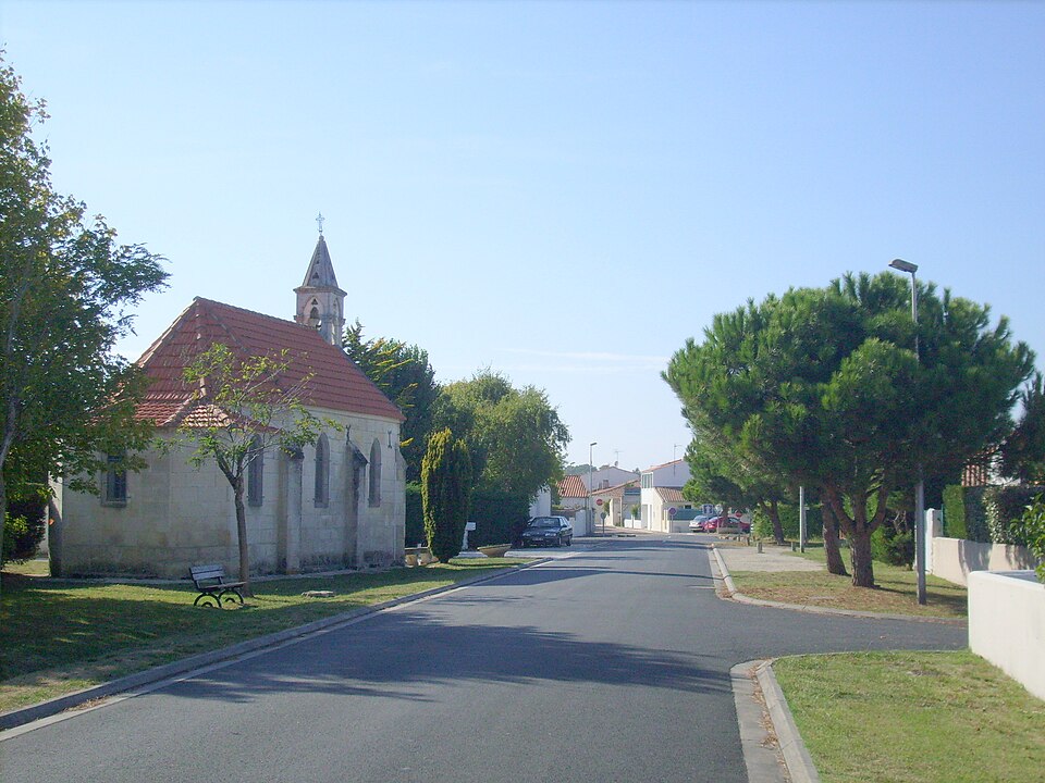 Centre — bourg de Grand — Village — Plage