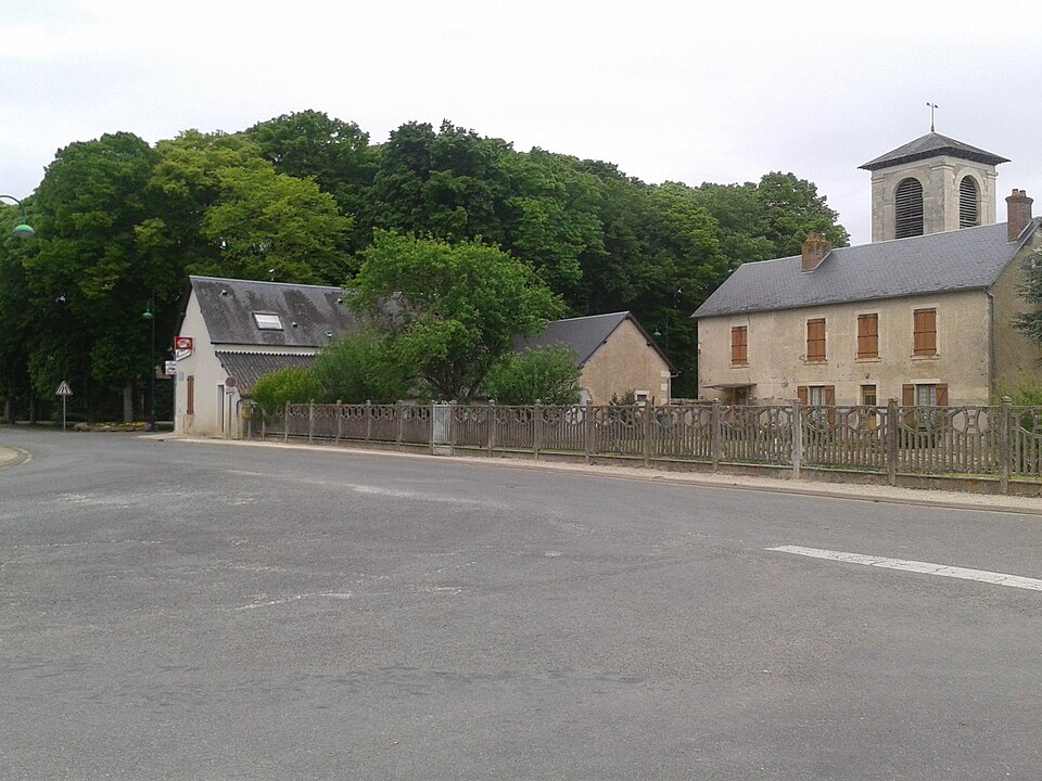 Place principale Arçay (Cher)