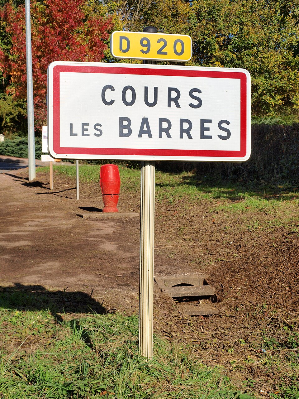 Cours — les — Barres — FR — 18 — panneau — 01