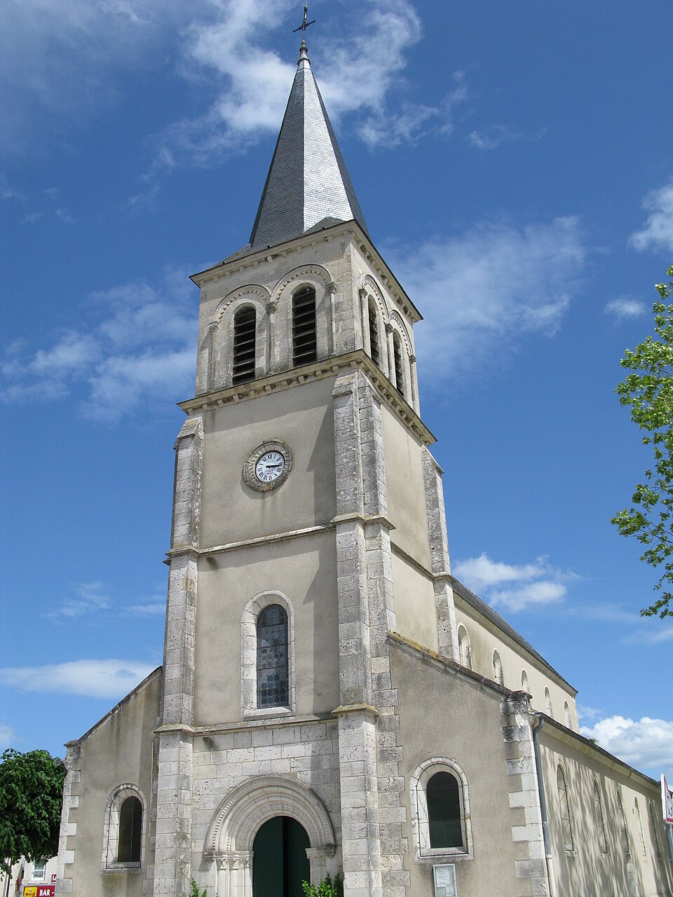F — 18500 — Marmagne — L'église