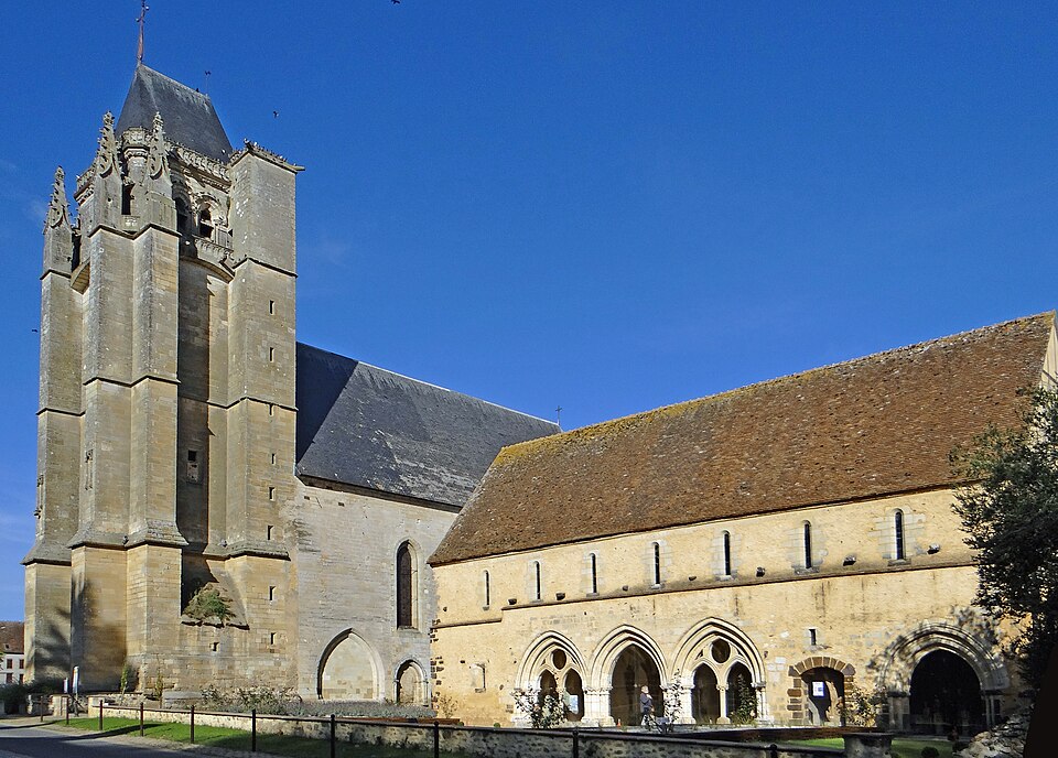 Massay — Abbaye Saint — Martin — Salle capitulaire et tour Chamborand de l'église Saint — Paxent (ancienne abbatiale)