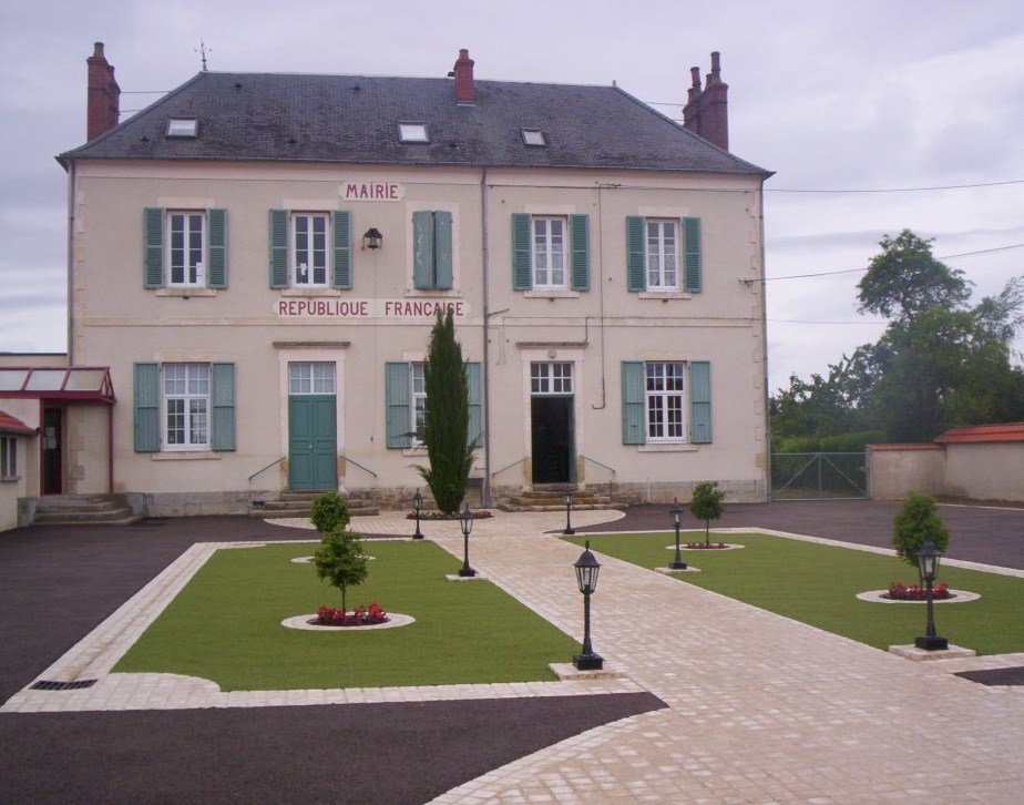 Mairie de Mornay — sur — Allier