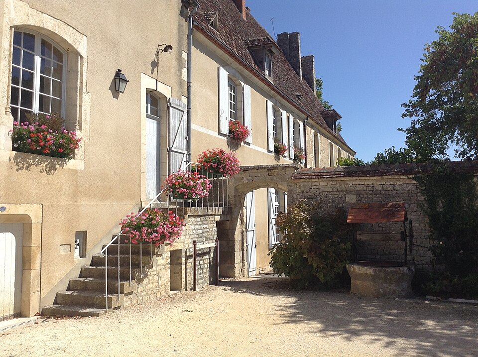 Mairie de Plaimpied — Givaudins