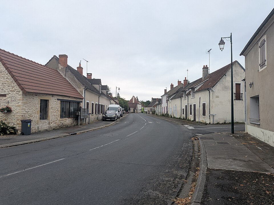 Le Pondy — Rue Gaston Boutillon, vers le nord (juin 2026)