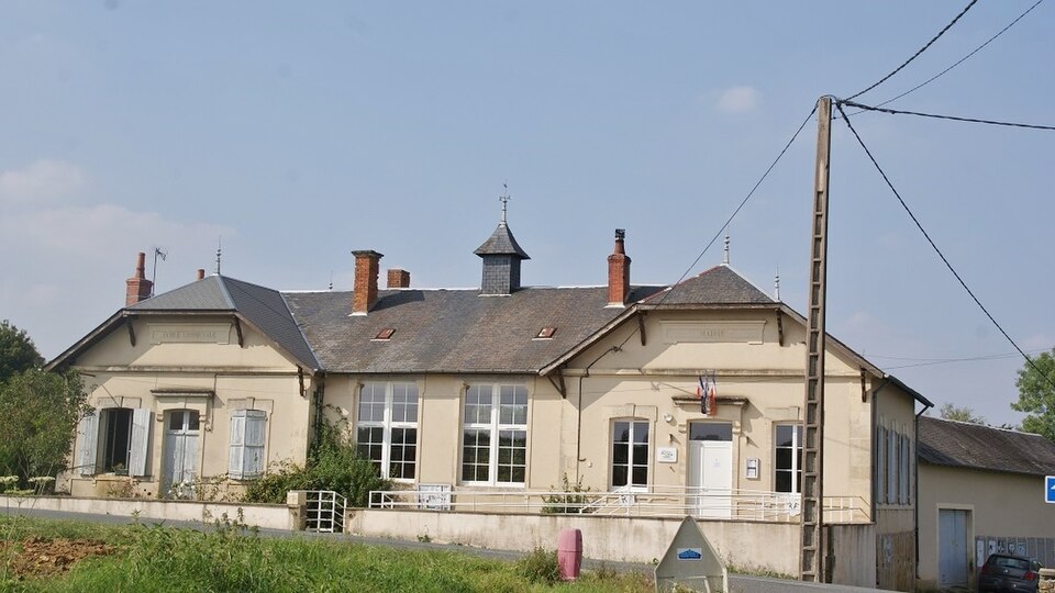 177 Saint Hilaire de Gondilly (18320)