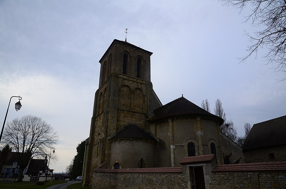 Eglise Saint — Pierre de Saint — Pierre — les — Etieux (Cher), Clocher et Absides