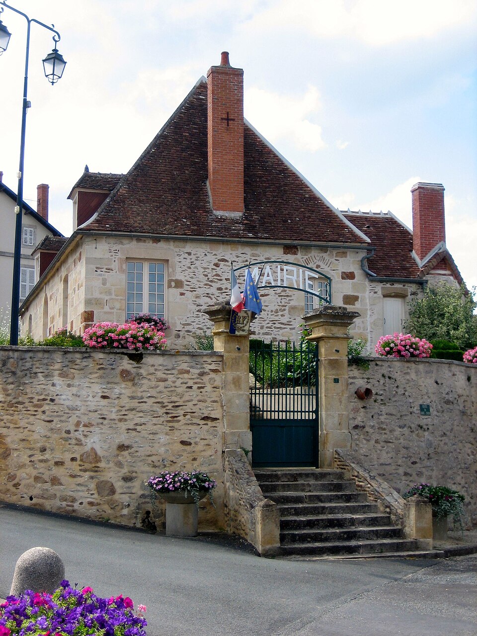 Mairie — Saint — Saturnin