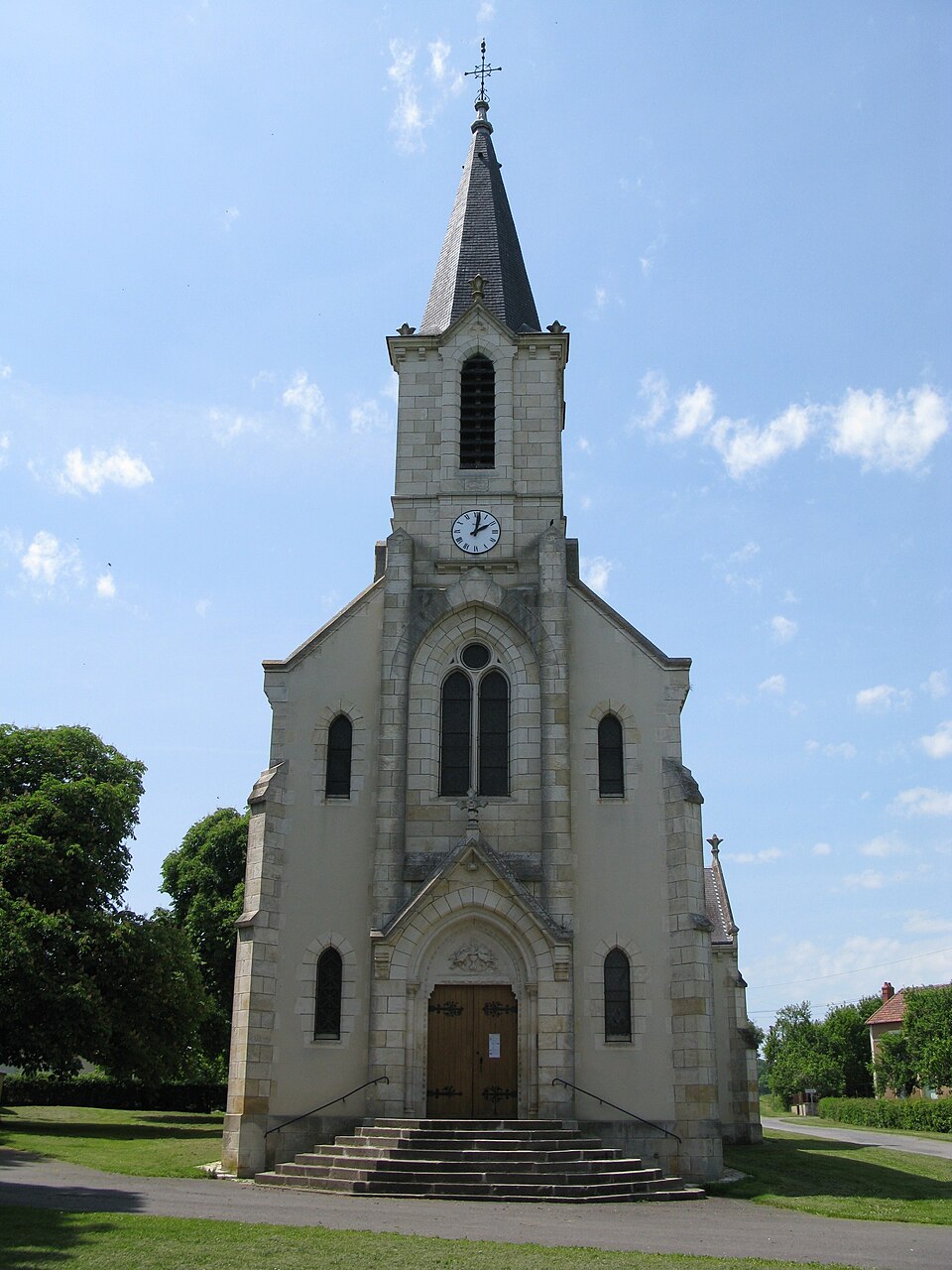 F — 18270 — Sidiailles — L'église